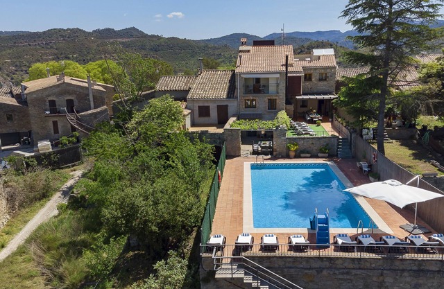 Villa "Sleeps 10 Private Pool" with Mountain View, Private Pool & Wi-Fi