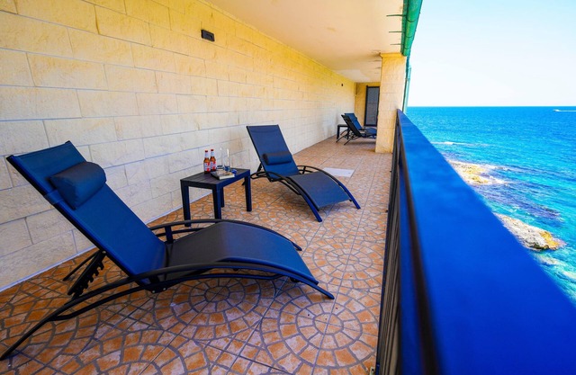 Villa sul Mare, il Mare Dalla tua Camera da Letto, 20 Scalini e ti Puoi Tuffare