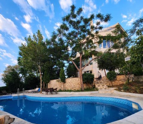 Villa Sunrise