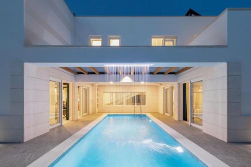 Villa Symphony, heated pool - 10m from the sea