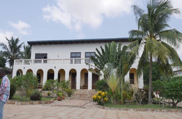 Villa Teranga Boutique villa Ghana with gardens and swimming pool