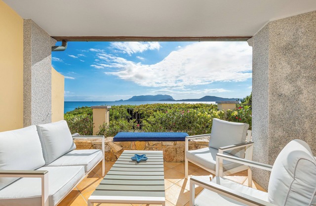 Villa Terrazza su Tavolara with Sea View, Wi-Fi, Garden & Terrace