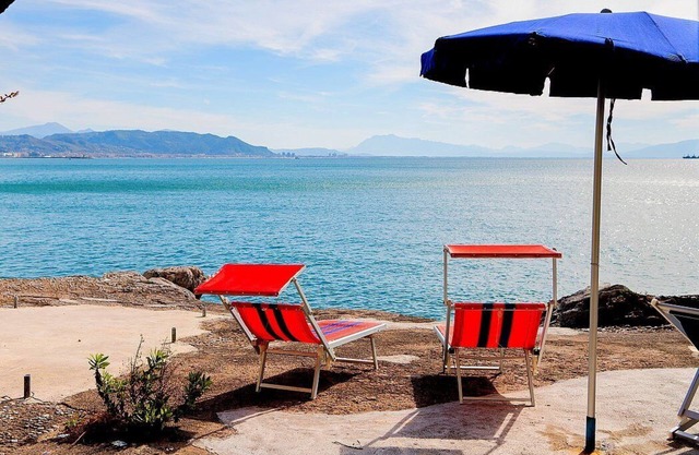 Villa Teti: A bright three-story villa built sheer above the sea, with Free WI-FI.