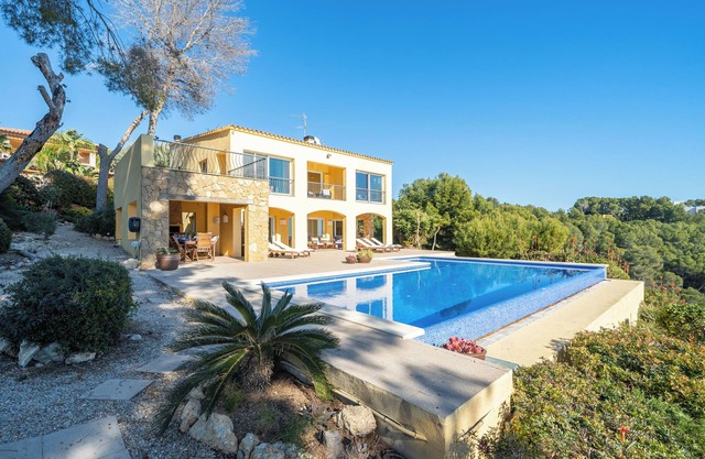 Villa 'The Beauty of Cala Tamarit' with Sea View, Pool, Wi-Fi and Garden