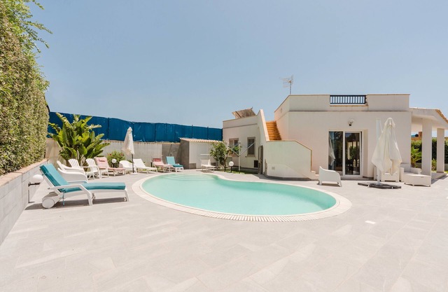 Villa 'The Pearl Of Sicily New Salt Pool' with Sea View and Air Conditioning