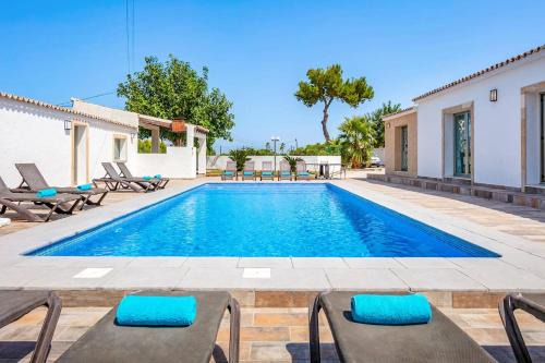 Villa Tosca by Villa Plus