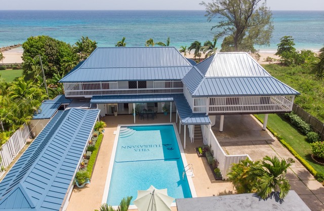 Villa Turrasann 3 Bedroom, Beachfront Villa, Fully Staffed