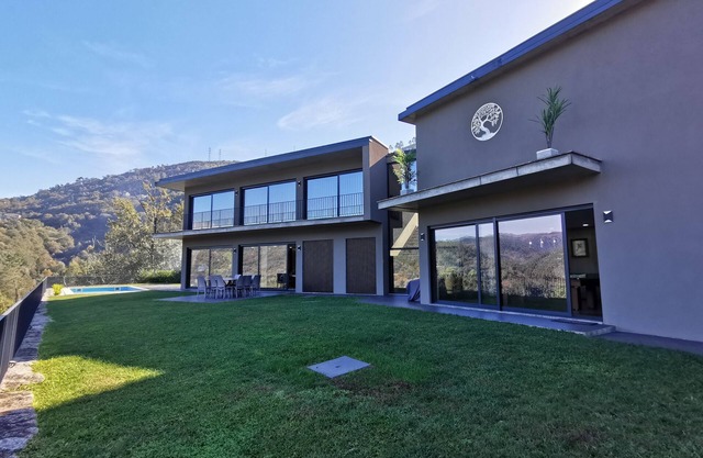 Villa up to 10 people swimming pool, stunning views and unique comfort in Minho
