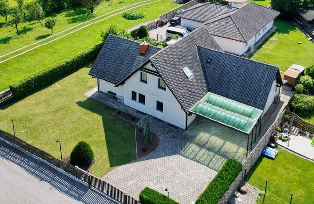 Villa Vili - Jacuzzi, BBQ & EV Outlet
