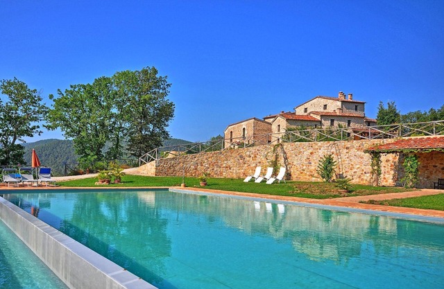 Villa Vittorio - Luxury Villa with swimming pool near Siena, Tuscany