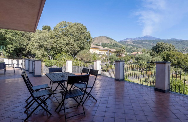 Villa Vulcano, tra l'Etna e il mare