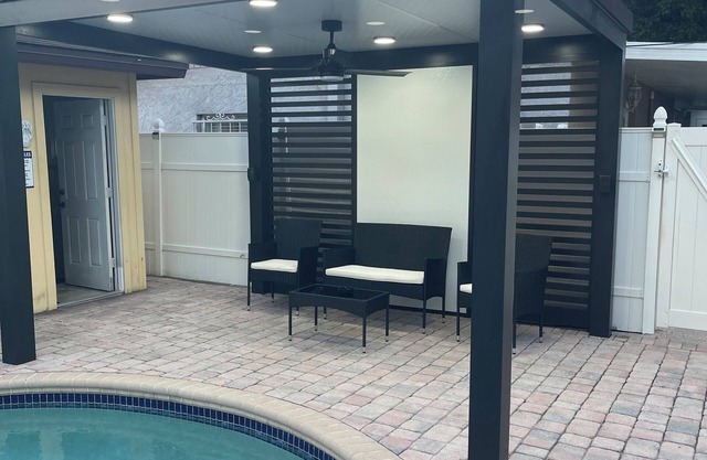Villa W/Pool And just 5 mins away from Raymond James Stadium and 10 min TPA.
