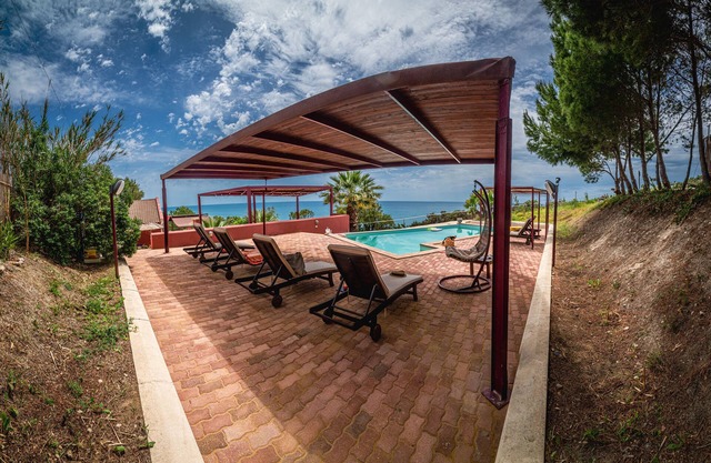 Villa w/private pool, close to the beach, immersed in a Naturalistic Reserve