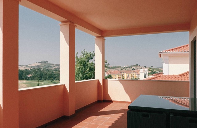 VILLA WITH PRIVATE SWIMMING POOL AND BEAUTIFUL GARDEN NEAR THE GOLF RESORT