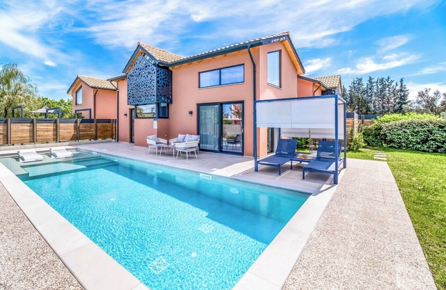 Villa Water - Two Bedroom Villa, Sleeps 4