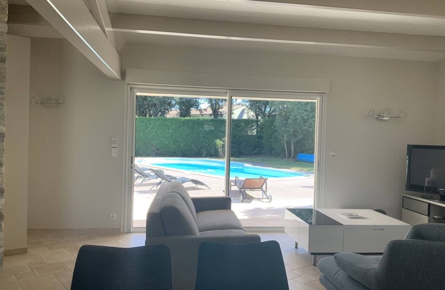 Villa with heated pool 500 m from the beach