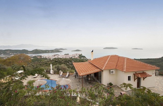 Villa with Private Pool and Sea View