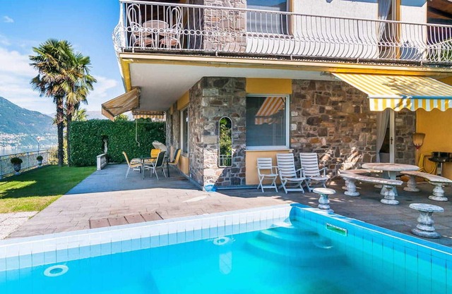 Villa with private pool and dream view in Tronzano