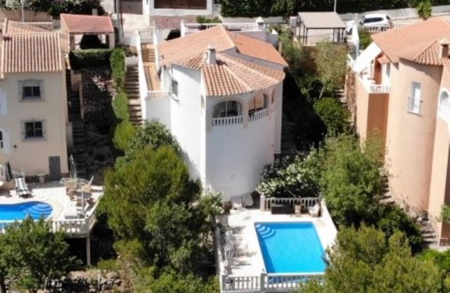 Villa with private swimming pool, very quiet location, beach 6 km, town 4 km