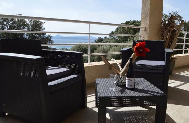 Villa with exceptional view 2 minutes walk from Farinole beach