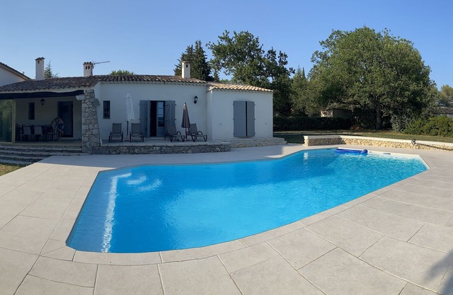 Villa with heated private swimming pool with splendid view