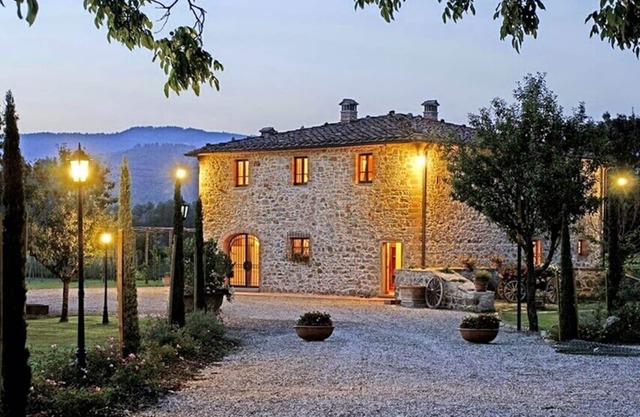 Villa with heated pool in Chianti