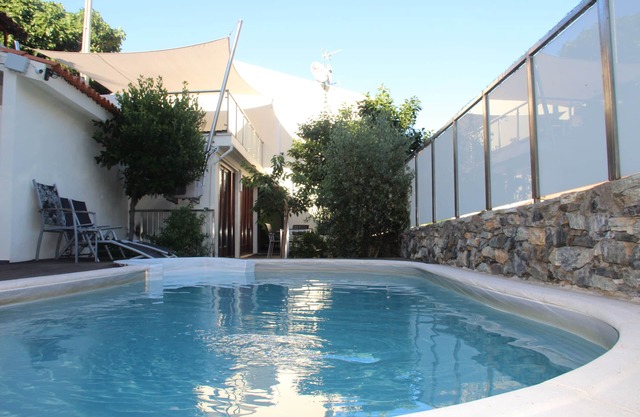 Villa with pool, 3 bedrooms, 2 bathrooms, kitchen, terrace and garden