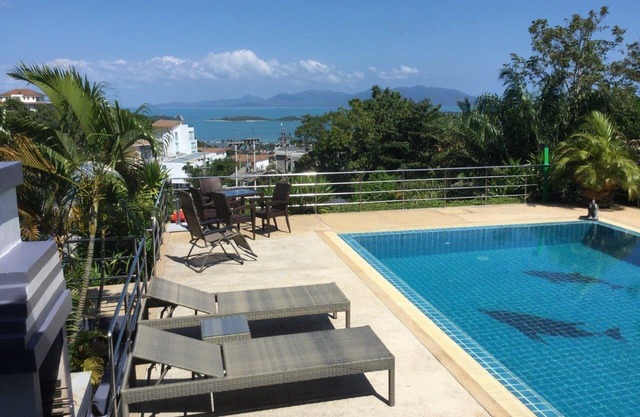 Villa with pool and fantastic views, a few minutes drive from the beach