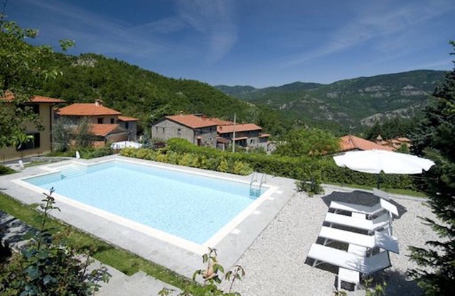 Villa with pool in chianti Rufina area 13 sleeps