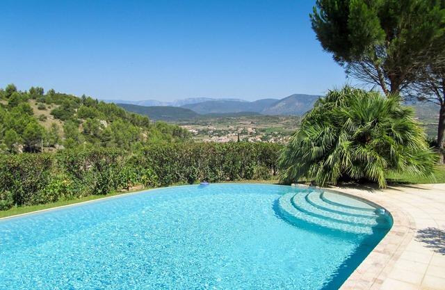Villa With Private Pool And Stunning Views.