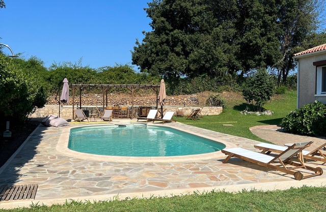 Villa with private swimming pool and parking, private garden, sleeps max 10pers.