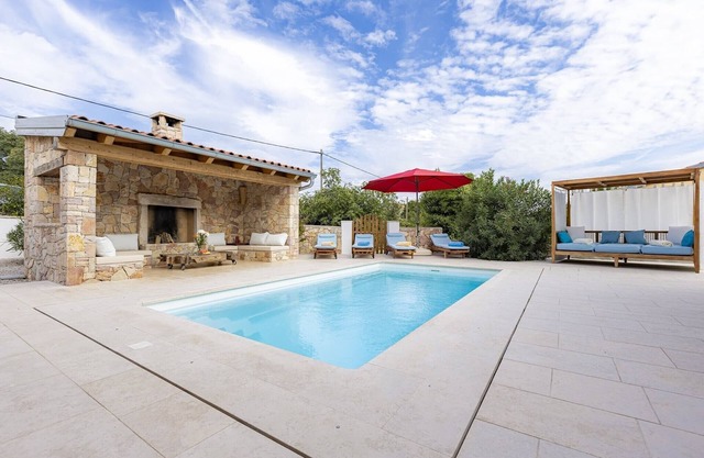 Villa with Private Wellness in Trget