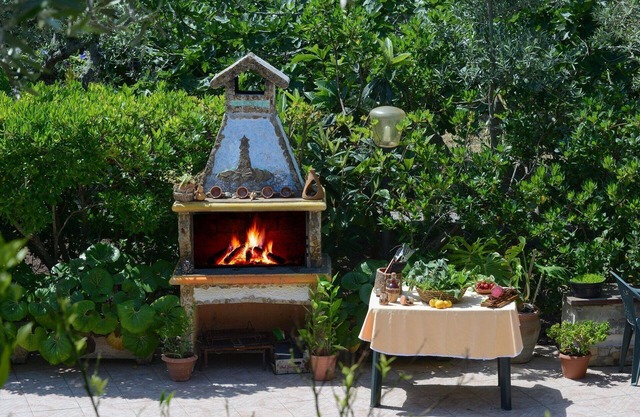 Villa: With sea view veranda, private swimming pool, whirlpool corner, internet,