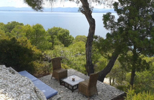 Villa with small beach just underneath