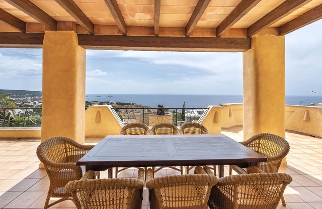 Villa with spectacular sea views