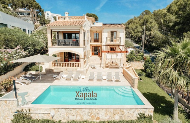 Villa Xapala. A holiday home in the typical Mallorcan style. Garden, pool.