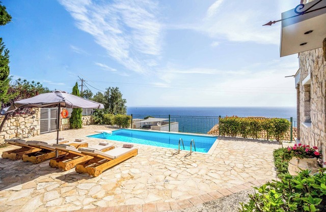 Villa Yiannis - Two Bedroom Villa, Sleeps 5