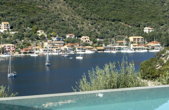 Villa Zoe - Direct Sea Access & Live Scenery at the Entrance to Sivota Bay
