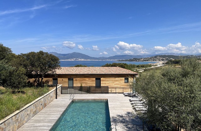 Villas Agosta - Bergamia - sea view 50 m from the beach, new and luxurious