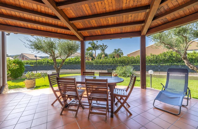 VILLECEFALU. Seaside villa with garden. 2 bedrooms. SELF CHECK-IN