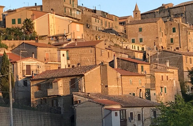 Villino Erika, on the border between Tuscany and Lazio in the picturesque village of Onano