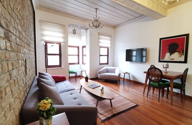 Vintage comfortable apartment Balat