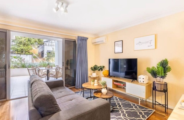 Vintage Glamour Nest 2BR Apt near CBD w/carpark
