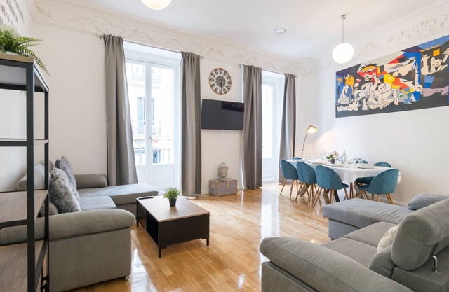 vip Puerta DEL Sol, by Monaro