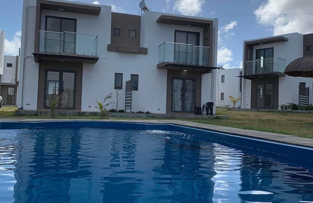 Visharm Villa - Lovely 2-bedrooms vacation villa with 3 pools