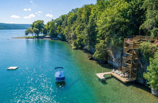 Visit this Beautiful Lakehouse on Skaneateles Lake!
