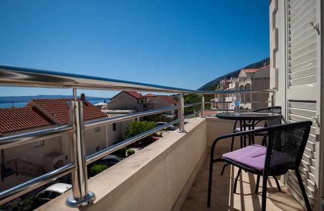 Vista 4★1 BR apt for 4 people★calm neighborhood★sea view balcony