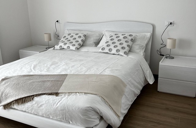 Vivaldi Apartment 600m from McArthurGlen Designer Outlet