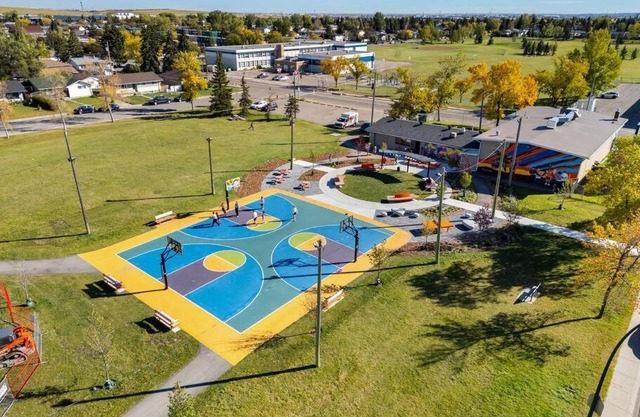 Voyager's Hub- Calgary InnerCity 3BD 4Bed Sleeps 8