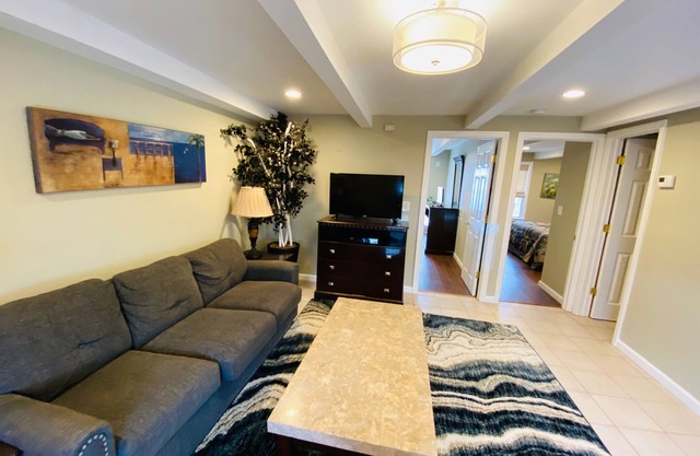 VRBO PREMIER HOST LISTING - 2 BR BEACH SUITE - TWO POOLS. Full Kit & Liv Rmn